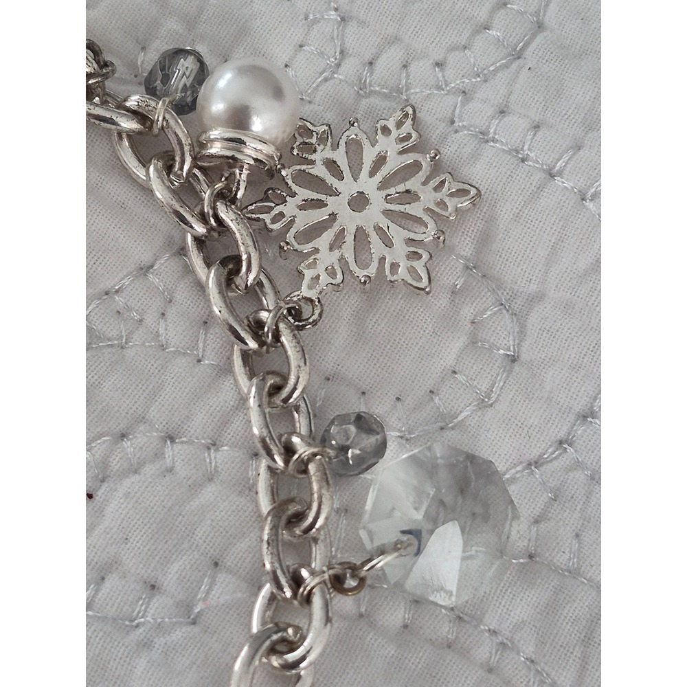 Avon Snowflake Charm Bracelet Silver Tone Faux Pearl Crystal Winter Holiday